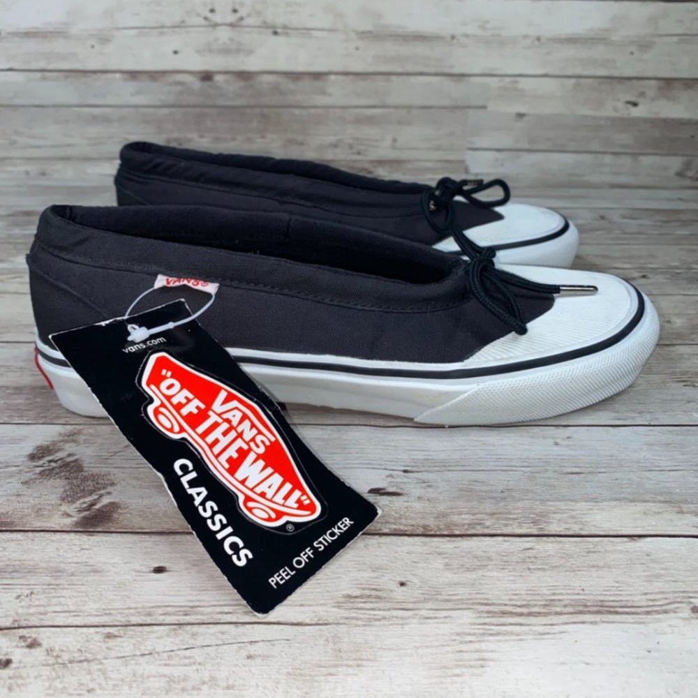 Vans Off The Wall Low Top Classic Sneaker 6.5